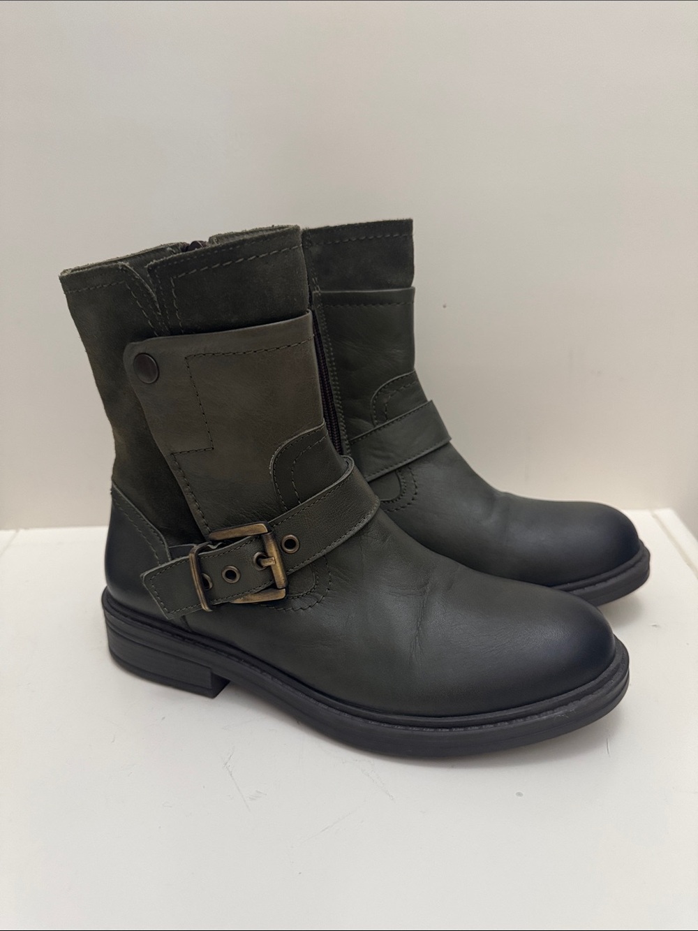 Freefoot Women's Dark Green Leather and Suede Mid-Calf Buckle Boots
